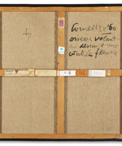 Alternative view of Oiseau volant au dessus d'un contrée fleurie - Corneille